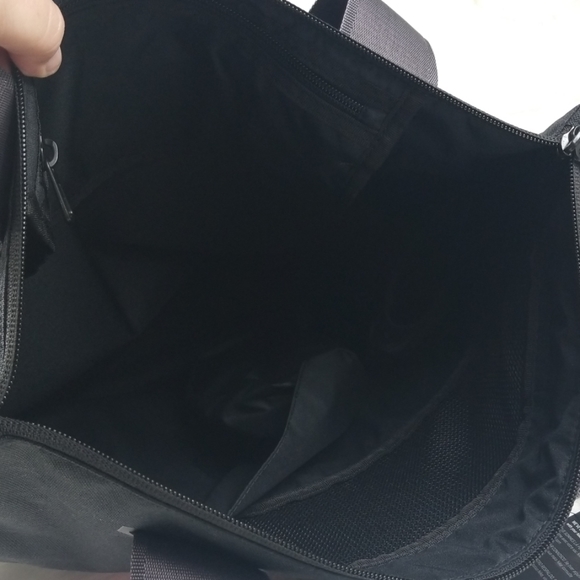 Nike Radiate 20L Gym/Travel/Beach Bag - Picture 5 of 7